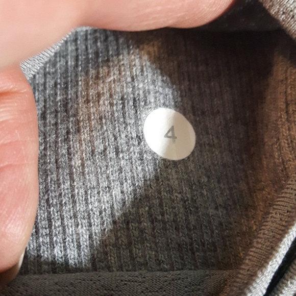 size 4 lululemon athletics work out tennis skirt - Picture 9 of 11